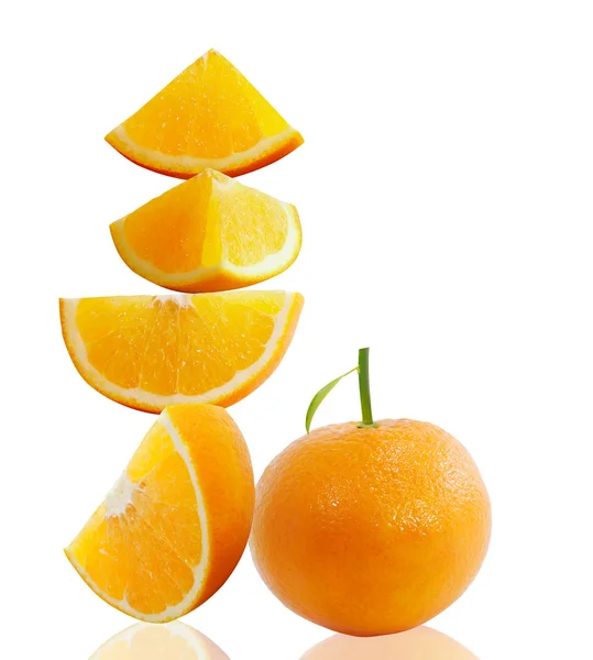 Orange auf weißem Hintergrund — Stockfoto