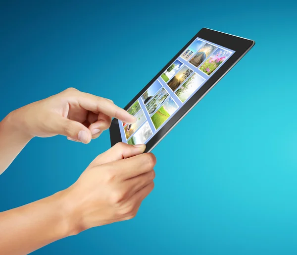 Touch Tablet PC concept afbeeldingen stroomsgewijs verzenden vanaf — Stockfoto