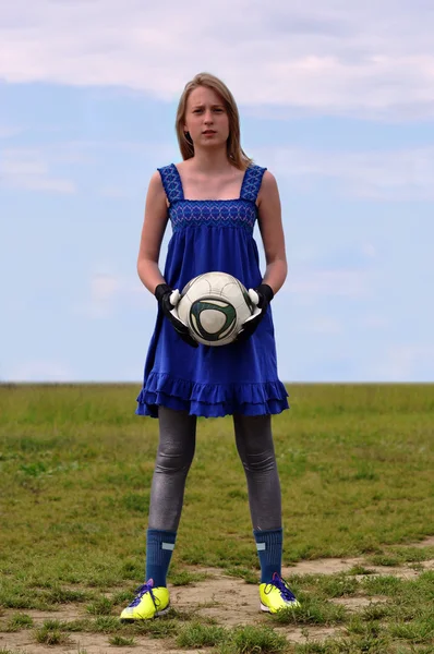 足球。女孩-守门员 — 图库照片