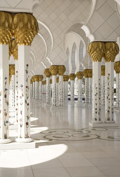 Archway in Abu-Dhabi Grand Moss — Stock Photo, Image