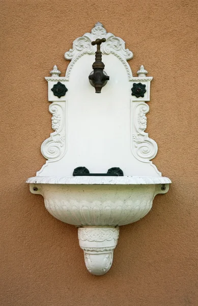 Old water sink — Stock Photo, Image