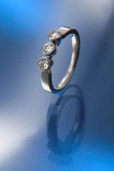 White gold engagement ring with princess diamond — Stock Photo, Image