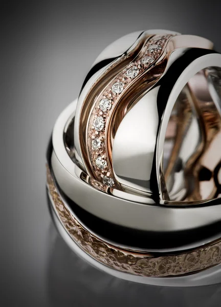 Wedding ring close up, diamonds — Stock Photo, Image