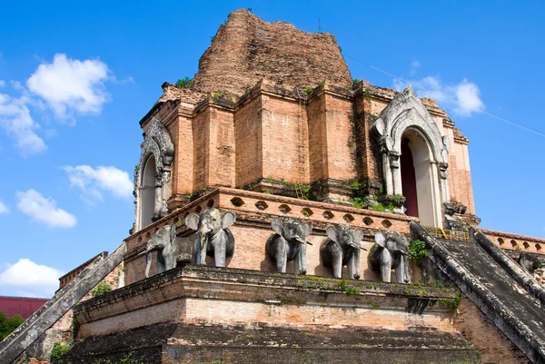 Pagode ruineuse à Wat Jedi Laung, Thaïlande — Photo