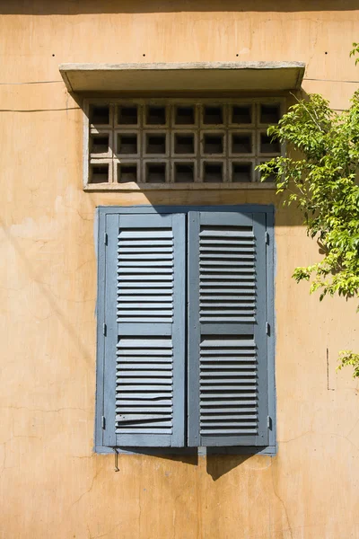 柬埔寨样式窗口 — 图库照片