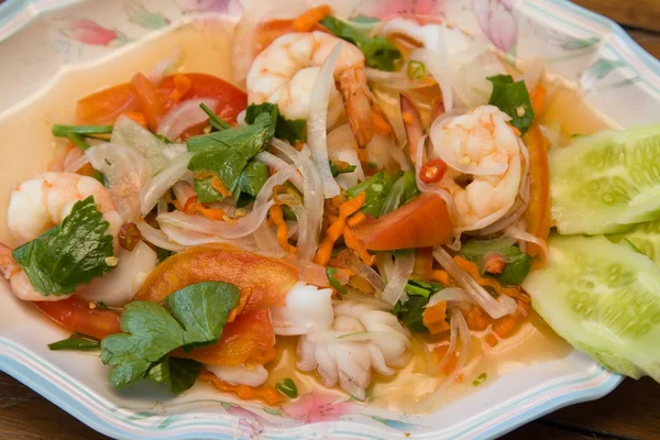 Thais seafood pittige salade — Stockfoto