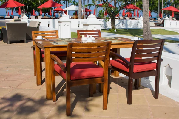 Masa ve sandalye boş Café — Stok fotoğraf