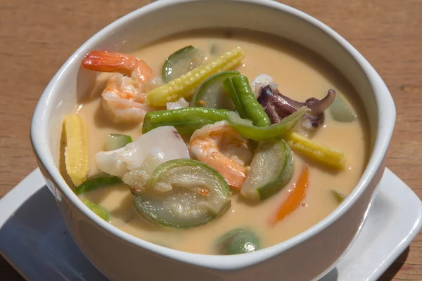 Tajska zupa z owocami morza — Zdjęcie stockowe