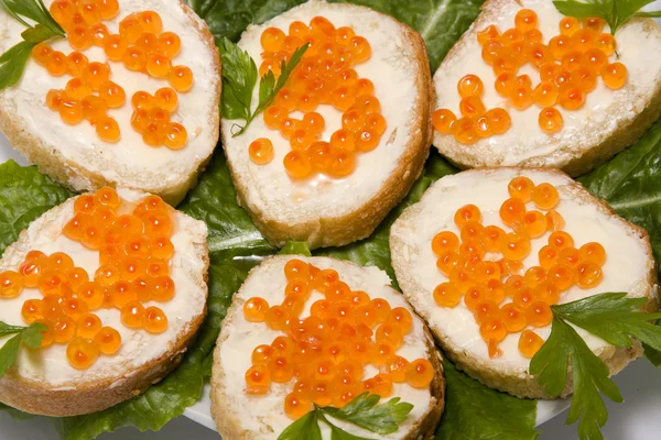 Rote Kaviar-Sandwiches — Stockfoto