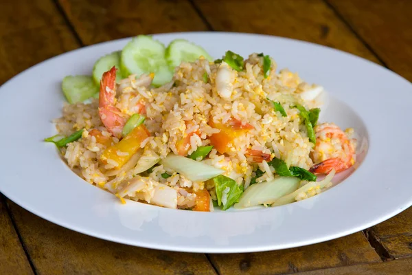 Жареный рис из морепродуктов — стоковое фото