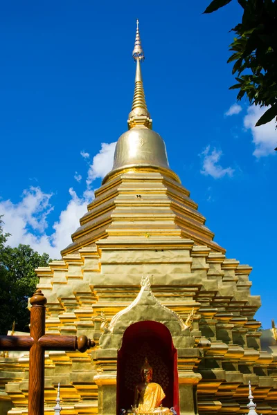 Buddyjska stupa — Zdjęcie stockowe