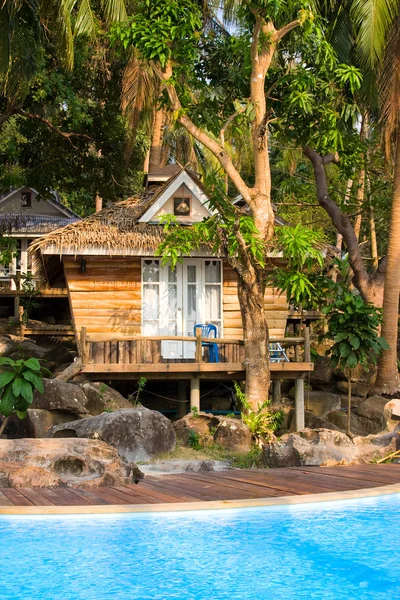Bungalow sulla spiaggia, Thailandia  . — Foto Stock