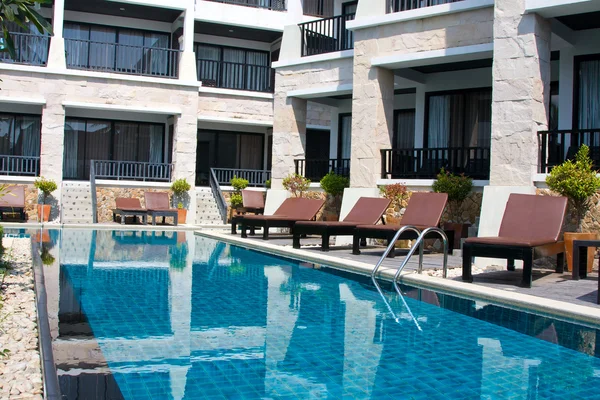 Swimming pool in spa resort . Thailand . — Stock Photo, Image