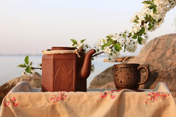 Tea ceremony on the beach — Stock Photo, Image