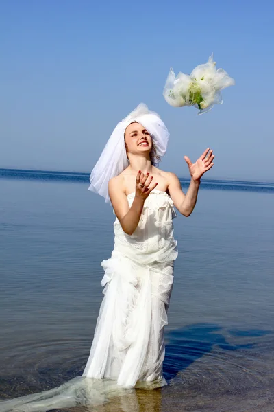 Bride in the water — Stock Photo, Image