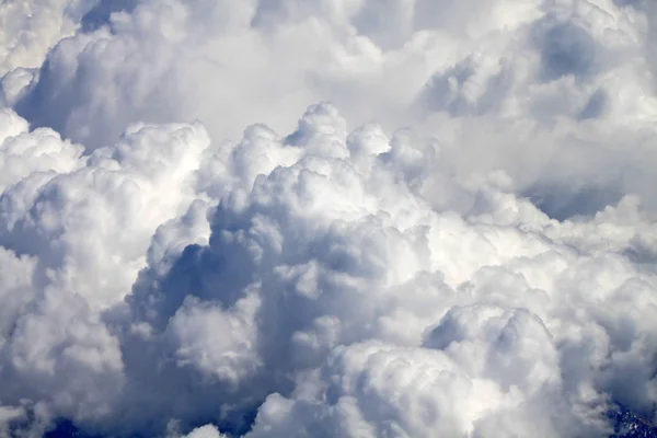 Atmosfera - niebo i chmury, widok z samolotu — Zdjęcie stockowe