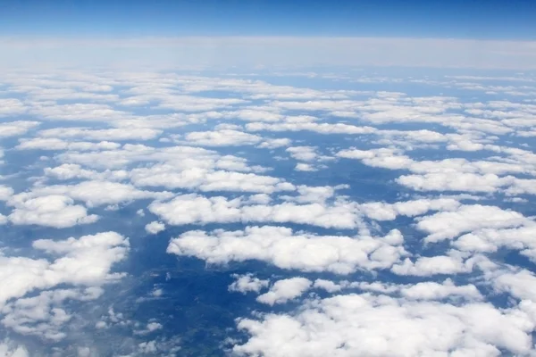 Weergave van de aarde vanuit een vliegtuig venster — Stockfoto