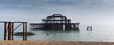 west pier brighton beach Londra harabe