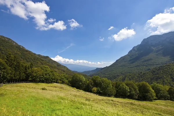 Landschap van nationalpark alto garda — Stockfoto