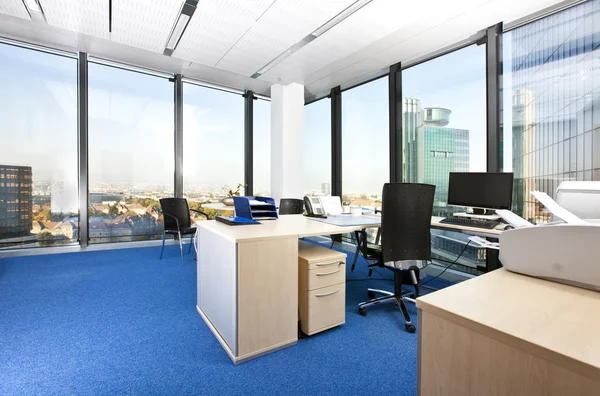 Modern business office with panoramic cityscape — Stock Photo, Image