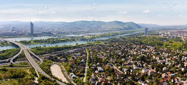 Panorama van Wenen met de rivier Donau — Stockfoto