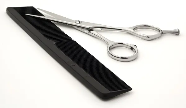 Vlasy nůžky a hřeben — Stock fotografie