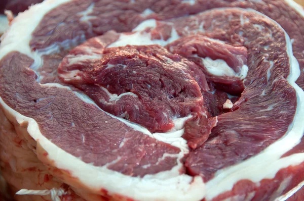 쇠고기 고기 도살이 게에서 — 스톡 사진
