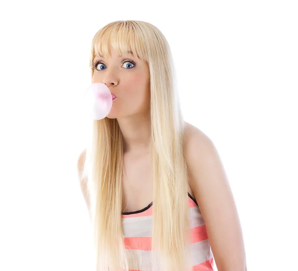 Mujer bonita soplando burbuja con goma de mascar —  Fotos de Stock