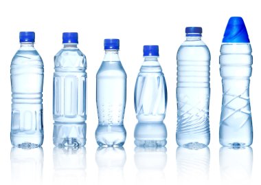 Su şişeleri koleksiyonu