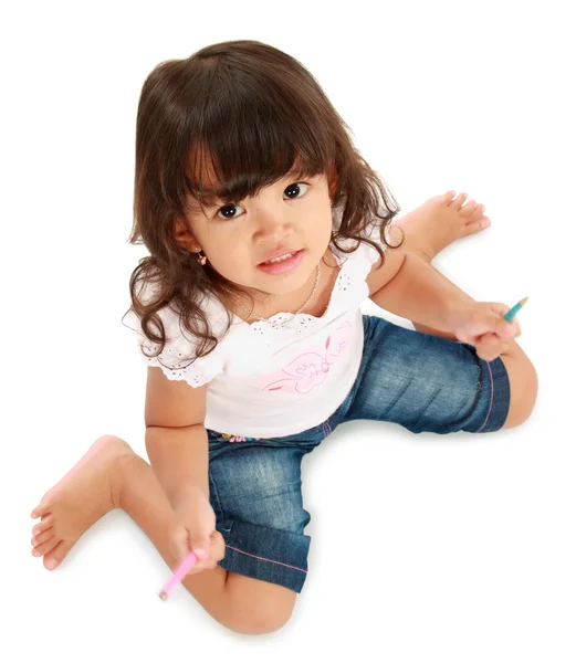 小小的漂亮女孩举行铅笔颜色 — 图库照片