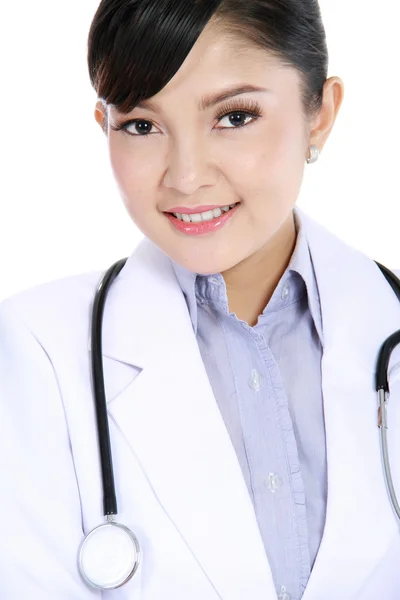 Médico sonriente con estetoscopio — Foto de Stock