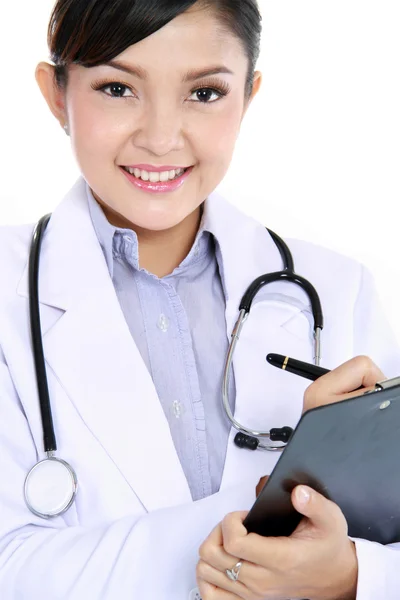 Medico sorridente con stetoscopio — Foto Stock