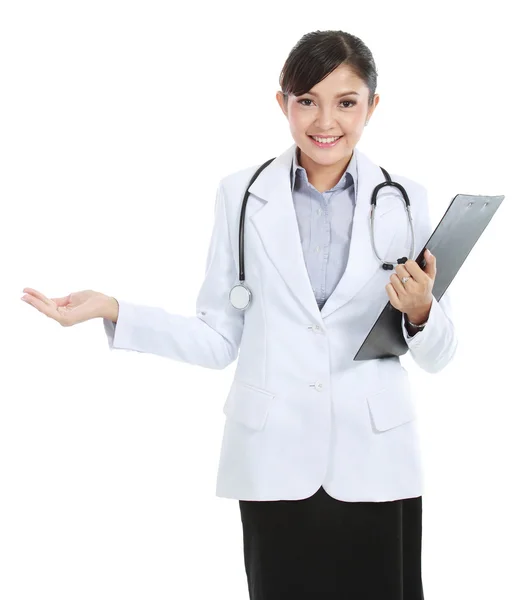 Médico médico mujer presentando espacio de copia — Foto de Stock