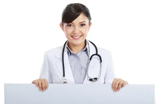 Kadın doktor ile bir blankboard — Stok fotoğraf