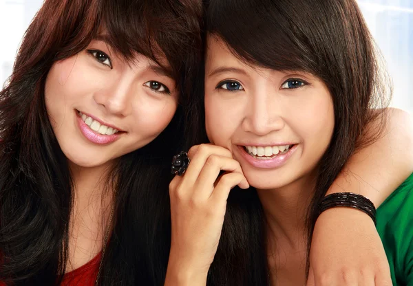Duas meninas adolescentes — Fotografia de Stock