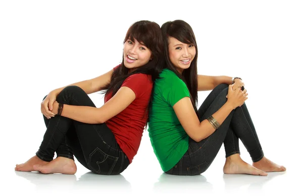 Dwie dziewczyny uśmiechający się — Zdjęcie stockowe