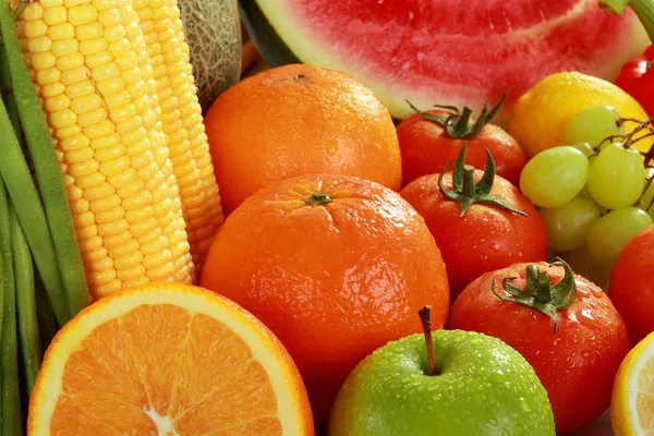 Buah-buahan dan sayuran segar — Stok Foto