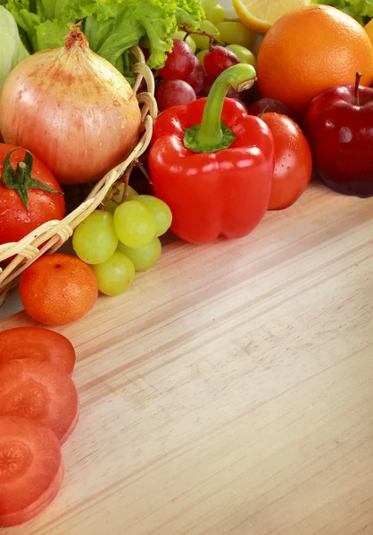 Frutas y hortalizas frescas — Foto de Stock