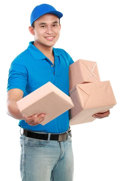 Man courier med paket — Stockfoto