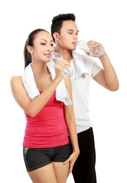 Beber agua después de hacer ejercicio — Foto de Stock