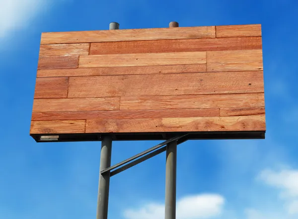 Деревянный рекламный щит — стоковое фото