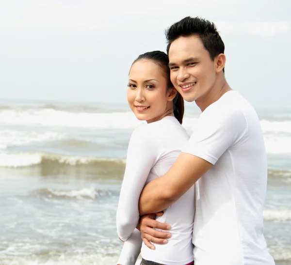 Giovane asiatico coppia — Foto Stock