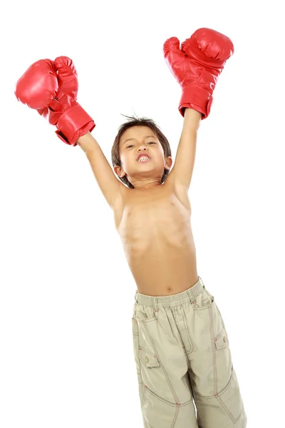 Победа молодого боксера — стоковое фото