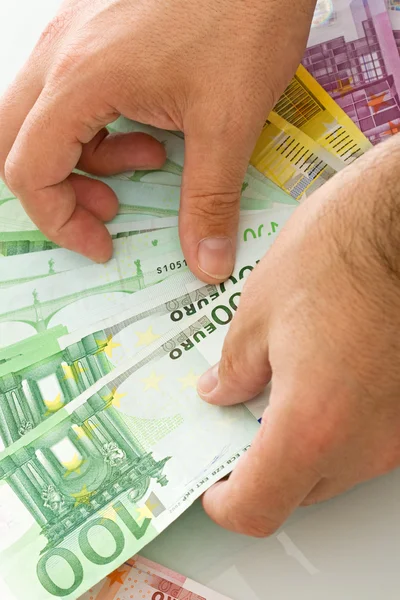 手中的欧元纸币 — 图库照片