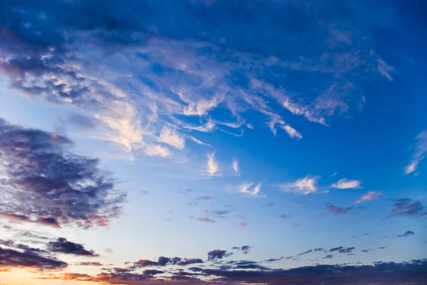 Krásná modrá obloha — Stock fotografie