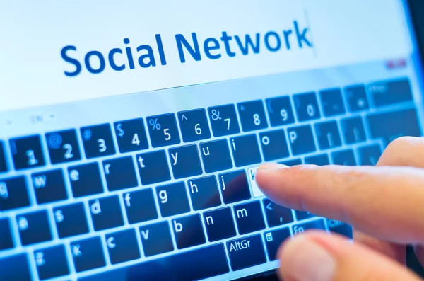 Sociaal netwerk op touch-screen — Stockfoto