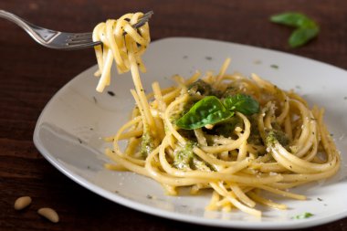 pesto ile Linguine