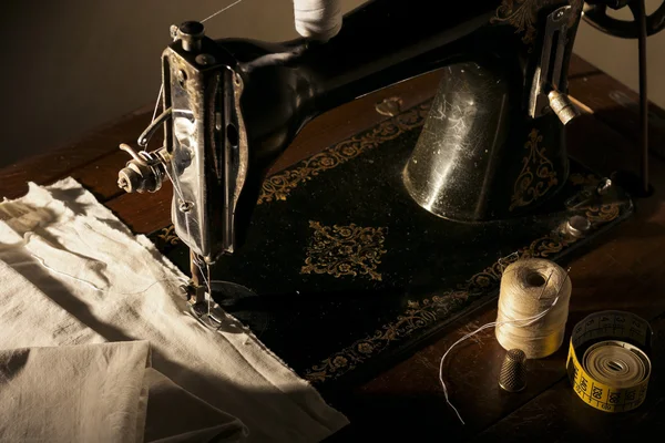 Старий швейна машина — стокове фото