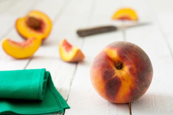 Clingstone 的桃子 — 图库照片