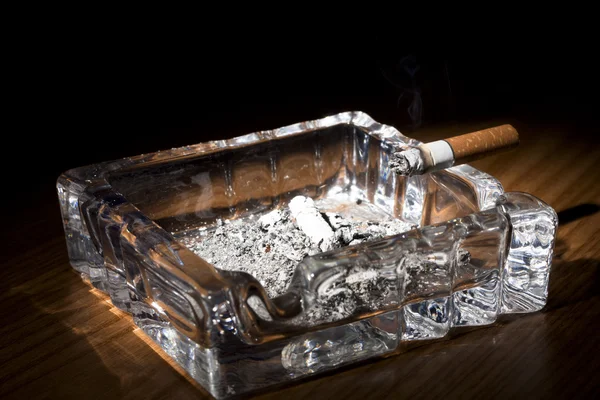玻璃烟灰缸 — 图库照片